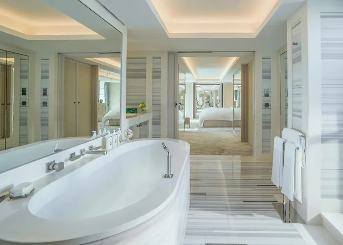 Hotel De Crillon